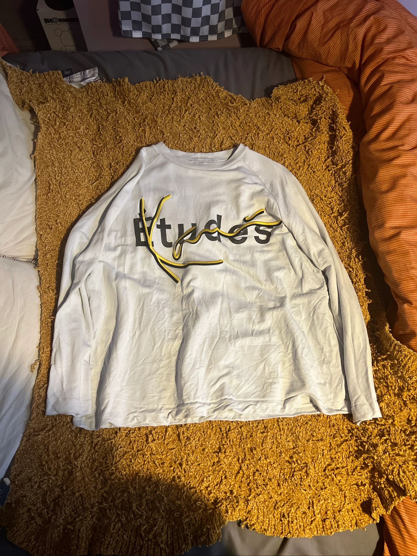 T-shirt Études manches longues blanc – Logo brodé édition, limitée, très rare